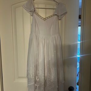 Elegant White Sailor Moon cosplay dress